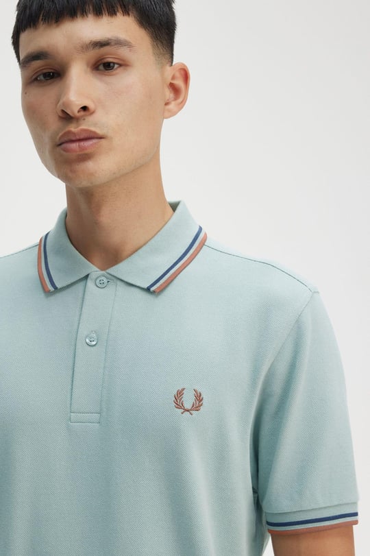Fred Perry Fred Perry Erkek Regular Fit Yakası ve Kolları Çizgi Detaylı %100 Pamuklu Kısa Kollu Açık Mavi Polo Yaka T-Shirt M3600-Y26