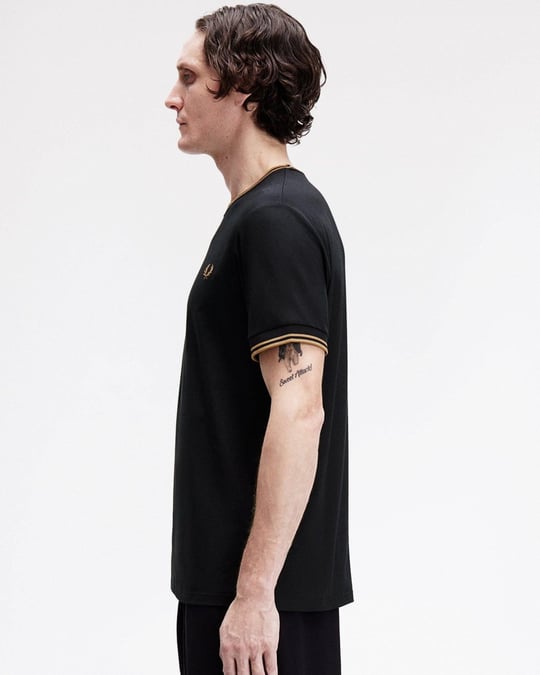 Fred Perry Fred Perry Erkek Regular Fit Kısa Kollu Şerit Detaylı Q27 T-Shirt M1588-Q27