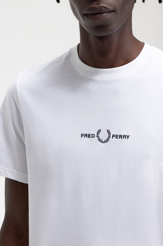 Fred Perry Fred Perry Erkek Regular Fit Yivli Yuvarlak Yaka Gögüs Ortası İşlemeli Kısa Kollu Beyaz T-Shirt M4580-100