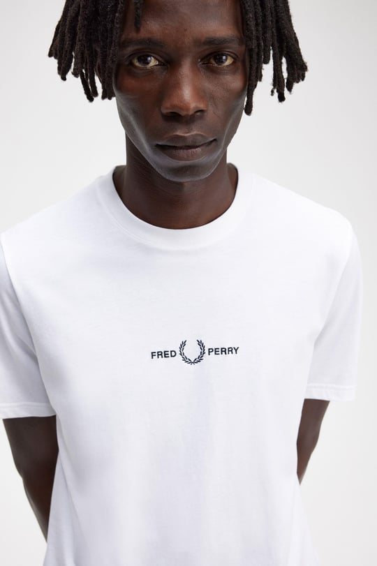 Fred Perry Fred Perry Erkek Regular Fit Yivli Yuvarlak Yaka Gögüs Ortası İşlemeli Kısa Kollu Beyaz T-Shirt M4580-100