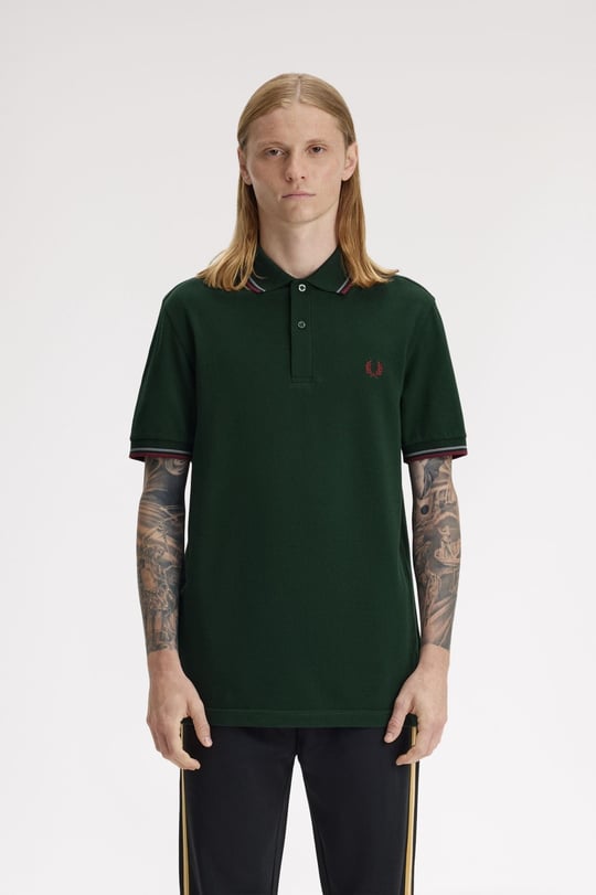 Fred Perry Fred Perry Erkek Regular Fit Yakası ve Kolları Çizgi Detaylı %100 Pamuklu Kısa Kollu Koyu Yeşil Polo Yaka T-Shirt M3600-85A