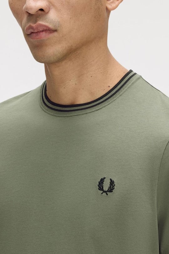 Fred Perry Fred Perry Erkek Regular Fit Kısa Kollu Şerit Detaylı Z50 T-Shirt M1588-Z50