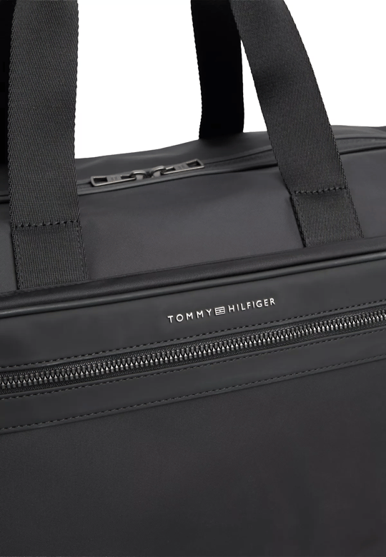 Tommy Hilfiger Tommy Hilfiger Erkek Çıkarılabilir Uzun Askılı Fermuarlı Ön Bölmeli Geniş İç Hacimli Siyah Valiz AM0AM14154-BDS