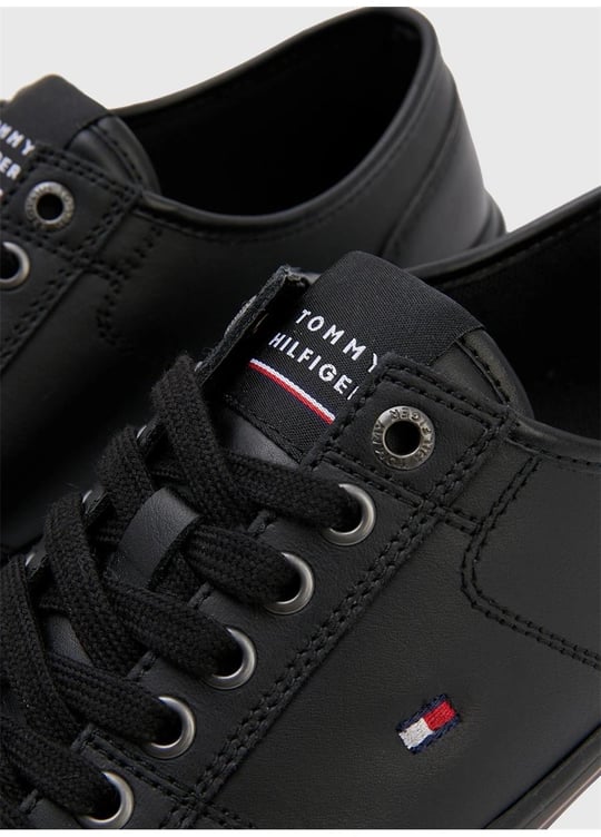Tommy Hilfiger Tommy Hilfiger Erkek Deri Logolu Düz Tabanlı Günlük Kullanım Siyah Sneaker FM0FM04561-BDS