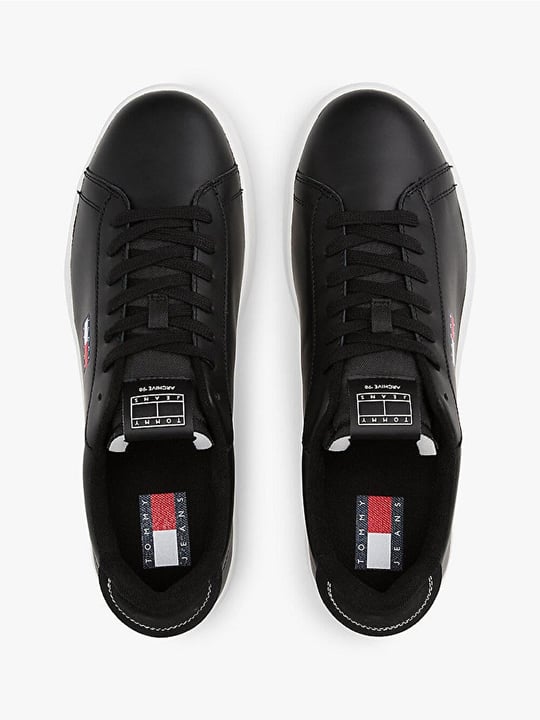 TOMMY HILFIGER Tommy Hilfiger Erkek Düşük Bilekli Logo Bayraklı Deri Siyah Sneaker EM0EM01596-BDS