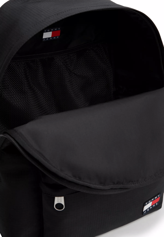 Tommy Hilfiger Tommy Hilfiger Erkek Geniş İç Hacimli Fermuarlı Ön Bölmeli Bayrak Logo Detaylı Siyah Sırt Çantası AM0AM14210-BDS