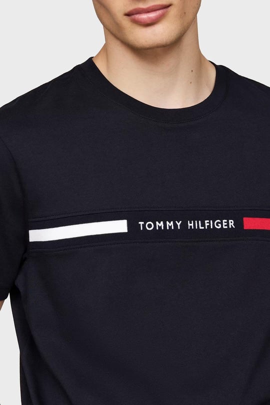 TOMMY HILFIGER Tommy Hilfiger Erkek Göğsü Şerit Detaylı Bisiklet Yaka Kısa Kollu Siyah T-Shirt MW0MW36498-BDS