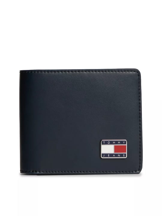 Tommy Hilfiger Tommy Hilfiger Erkek Hakiki Deri Pürüzsüz Yüzey Logo Plakalı Banknot ve Kart Bölmeli Katlanır Lacivert Cüzdan AM0AM14630-C1G