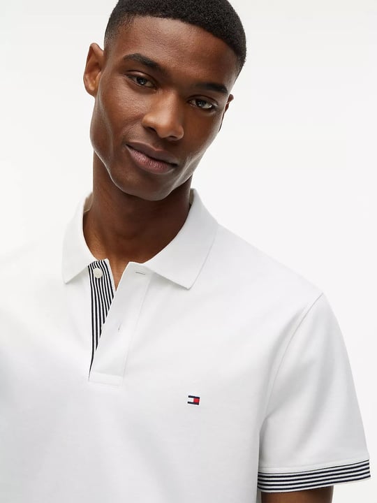Tommy Hilfiger Tommy Hilfiger Erkek Normal Kalıp Kolunda ve Yakasında Çizgi Desenli Kısa Kollu Beyaz Polo Yaka T-Shirt MW0MW43296-YBR