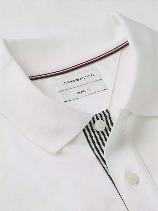 Tommy Hilfiger Tommy Hilfiger Erkek Normal Kalıp Kolunda ve Yakasında Çizgi Desenli Kısa Kollu Beyaz Polo Yaka T-Shirt MW0MW43296-YBR