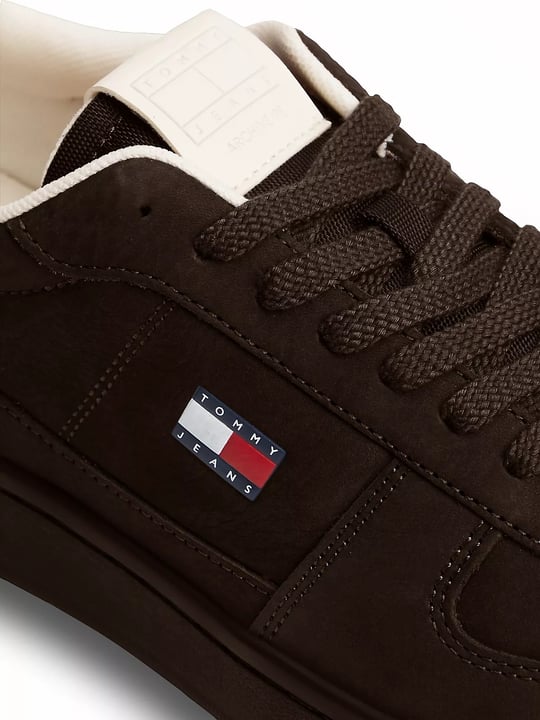 Tommy Hilfiger Tommy Hilfiger Erkek Nubuk Süet Delikli Burun Logo Detaylı Kontrast Topuklu Kahverengi Sneaker EM0EM01788-GT3
