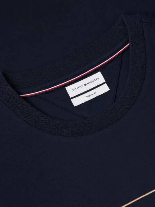 Tommy Hilfiger Tommy Hilfiger Erkek Regular Fit Esnek Pamuklu İnterlok Örme Logolu Bisiklet Yaka Kısa Kollu Lacivert T-Shirt MW0MW44880-DW5
