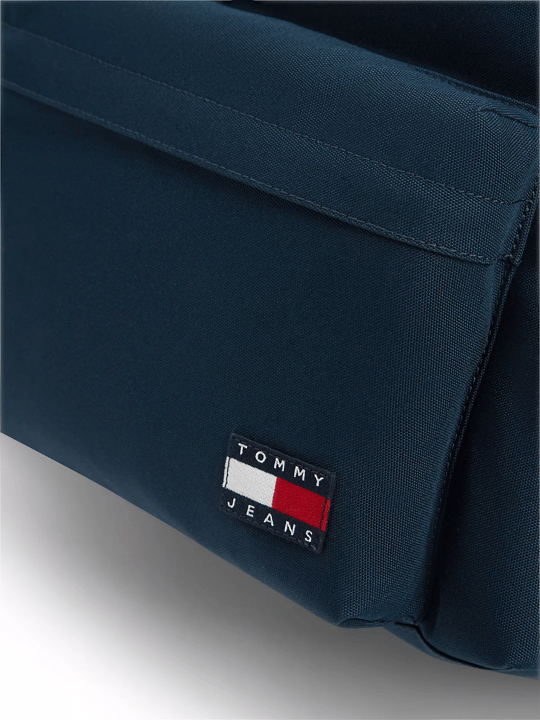 Tommy Hilfiger Tommy Hilfiger Erkek Sırt Askılı Marka Logolu Fermuar Kapamalı Lacivert Sırt Çantası AM0AM13726-C1G