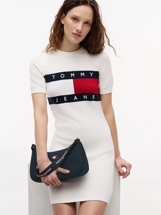 Tommy Hilfiger Tommy Hilfiger Kadın Ayarlanabilir Askılı İkonik Bayrak Logo Etiketli Fermuarlı İç Cepli Lacivert Çanta AW0AW18768-C1G