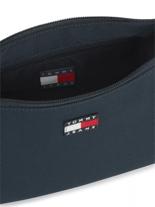 Tommy Hilfiger Tommy Hilfiger Kadın Ayarlanabilir Askılı İkonik Bayrak Logo Etiketli Fermuarlı İç Cepli Lacivert Çanta AW0AW18768-C1G