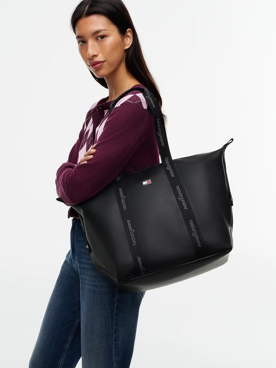 Tommy Hilfiger Tommy Hilfiger Kadın Bayrak Logo Detaylı Fermuarlı Siyah Omuz Çantası AW0AW19046-BDS
