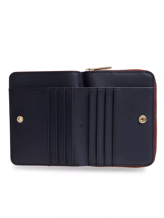 Tommy Hilfiger Tommy Hilfiger Kadın Çakıl Taneli Yüzey TH Monogram Logolu Fermuarlı ve Çıtçıt Kapamalı Bordo Cüzdan AW0AW17742-XUT