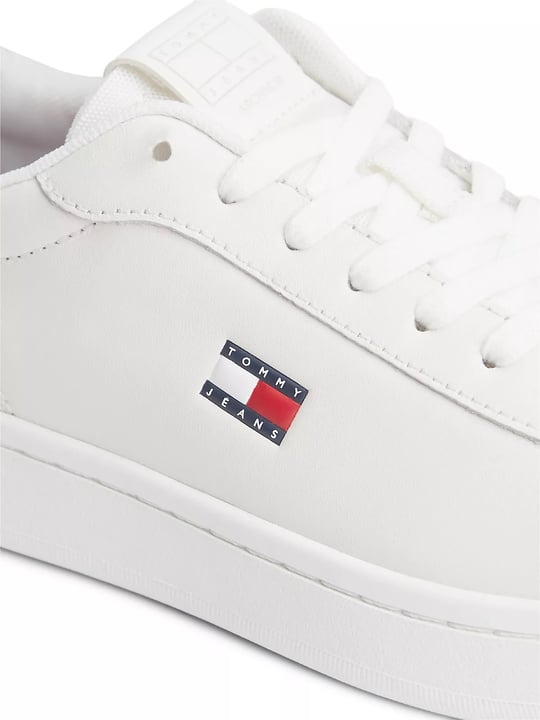 Tommy Hilfiger Tommy Hilfiger Kadın Düşük Bilekli İkonik Bayrak Logo Desenli Süet Detaylı Deri Beyaz Sneaker EN0EN03146-0GZ