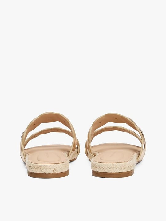 TOMMY HILFIGER Tommy Hilfiger Kadın Düz Taban Hakiki Deri Gold Sandalet FW0FW08670-0HS