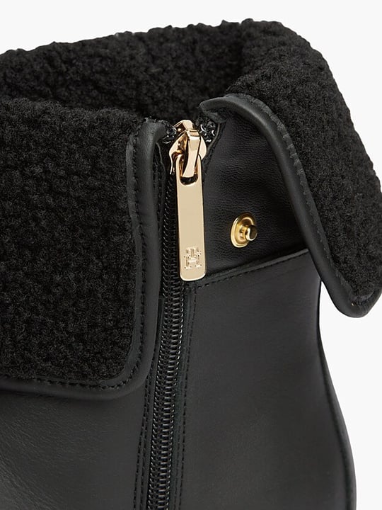 Tommy Hilfiger Tommy Hilfiger Kadın Hakiki Deri Kürk Katlamalı Yaka Fermuarlı Kalın Tırtıklı Tabanlı Metalik Logolu Siyah Bot & Bootie FW0FW09677-BDS