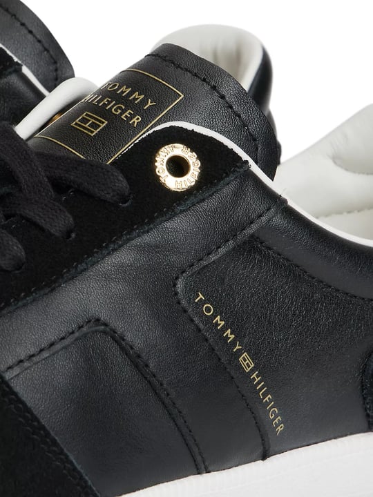 Tommy Hilfiger Tommy Hilfiger Kadın Hakiki Deri Dokulu Panelli Metalik Logolu Bayrak Detaylı Siyah Sneaker FW0FW09483-BDS