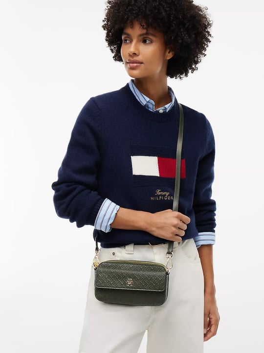Tommy Hilfiger Tommy Hilfiger Kadın Logo Kabartmalı Çıkarılabilir Omuz Askılı Fermuarlı Yeşil Omuz Çantası AW0AW18922-MRZ