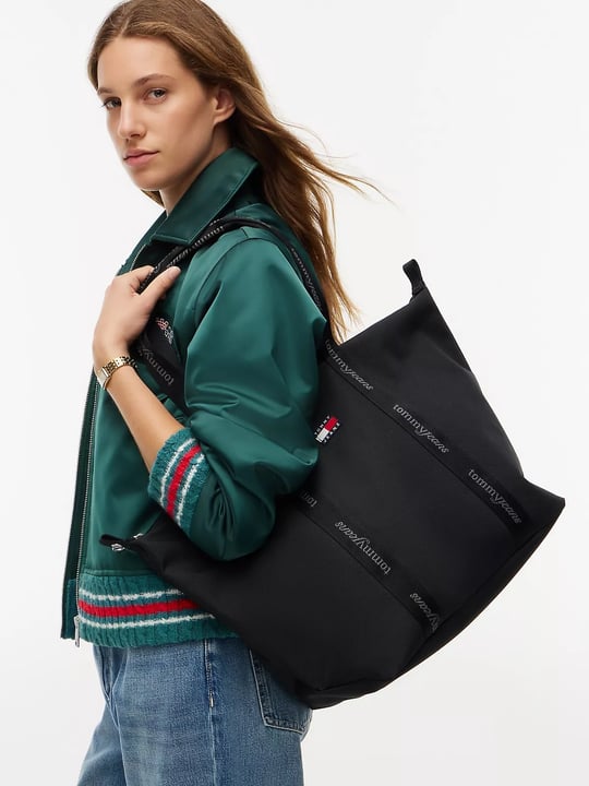 Tommy Hilfiger Tommy Hilfiger Kadın Logo Baskılı Uzun Askılı Fermuarlı İç Cepli Siyah Çanta AW0AW19039-BDS