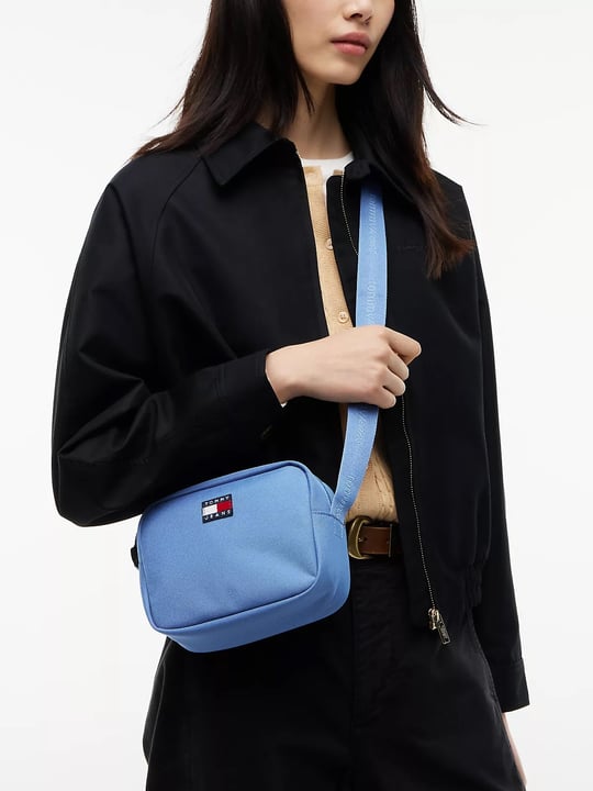 Tommy Hilfiger Tommy Hilfiger Kadın Logo Baskılı Ayarlanabilir Omuz Askılı Logo Etiketli Mavi1 Omuz Çantası AW0AW18769-C4L