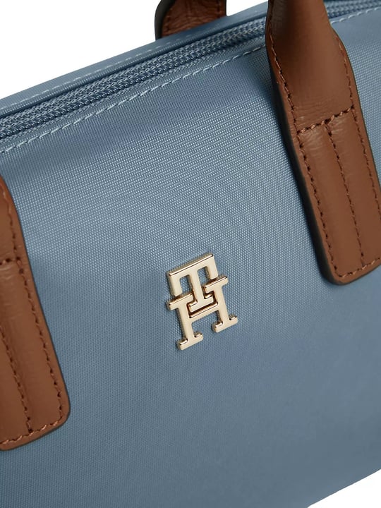 Tommy Hilfiger Tommy Hilfiger Kadın Metalik TH Logo Detaylı Çıkarılabilir Uzun Askılı Mavi Omuz Çantası AW0AW18368-DAU