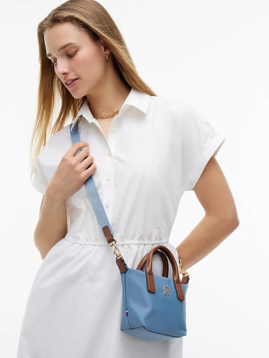 Tommy Hilfiger Tommy Hilfiger Kadın Metalik TH Logo Detaylı Çıkarılabilir Uzun Askılı Mavi Omuz Çantası AW0AW18368-DAU