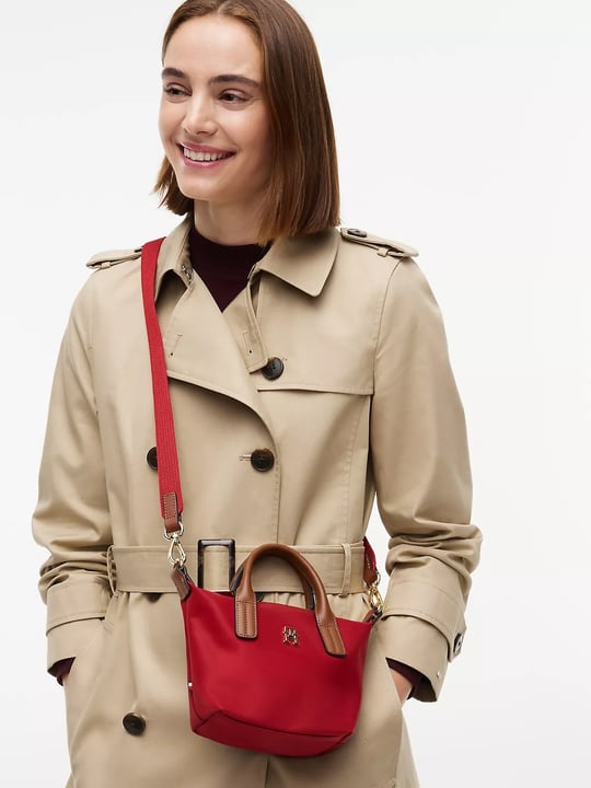 Tommy Hilfiger Tommy Hilfiger Kadın Metalik TH Logo Detaylı Çıkarılabilir Uzun Askılı Kırmızı Omuz Çantası AW0AW18368-XLI