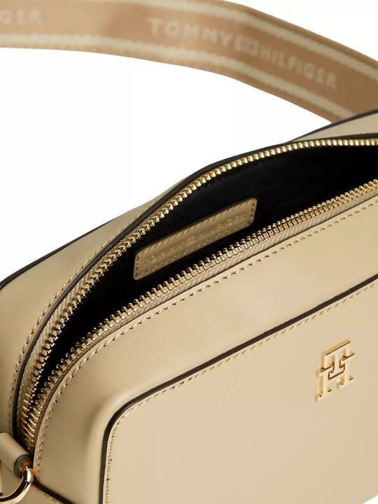 Tommy Hilfiger Tommy Hilfiger Kadın Metalik TH Logolu Fermuarlı Logolu Çapraz Askılı Bej Omuz Çantası AW0AW19060-ACC