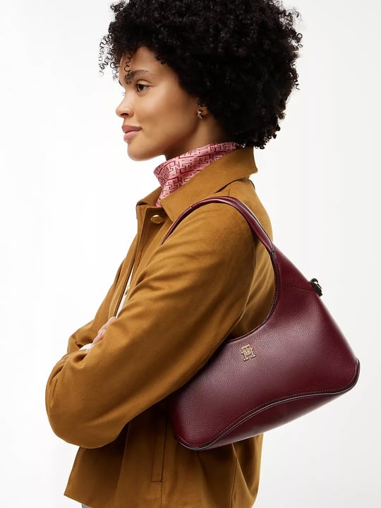 Tommy Hilfiger Tommy Hilfiger Kadın Mıknatıs Kapamalı Çıkarılabilir Çapraz Askılı Logo Plakalı Bordo Omuz Çantası AW0AW19185-XUT