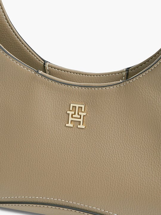 Tommy Hilfiger Tommy Hilfiger Kadın Mıknatıs Kapamalı Çıkarılabilir Çapraz Askılı Logo Plakalı Haki Omuz Çantası AW0AW19185-R06