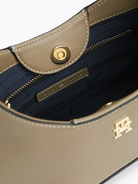Tommy Hilfiger Tommy Hilfiger Kadın Mıknatıs Kapamalı Çıkarılabilir Çapraz Askılı Logo Plakalı Haki Omuz Çantası AW0AW19185-R06