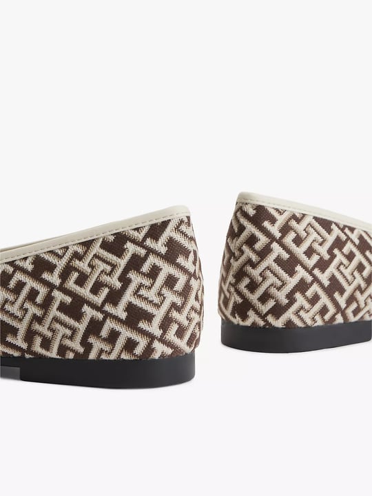 Tommy Hilfiger Tommy Hilfiger Kadın Monogram TH Logolu İnce Topuklu Yuvarlak Burunlu Kahverengi Espadril FW0FW09504-GSZ