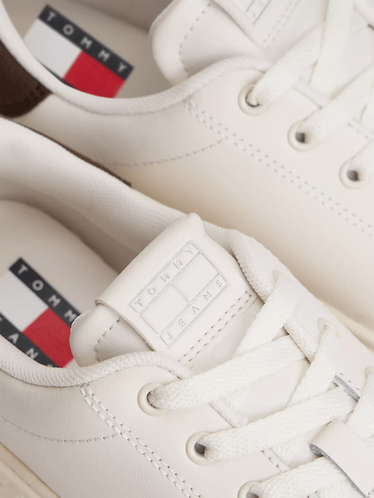 Tommy Hilfiger Tommy Hilfiger Kadın Platform Tabanlı Düşük Bilekli Logo Detaylı Deri Beyaz-Kahverengi Sneaker EN0EN02961-0HH
