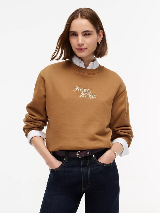 Tommy Hilfiger Tommy Hilfiger Kadın Regular Fit Bisiklet Yaka Uzun Kollu Kahverengi Sweatshirt WW0WW51598-GWJ
