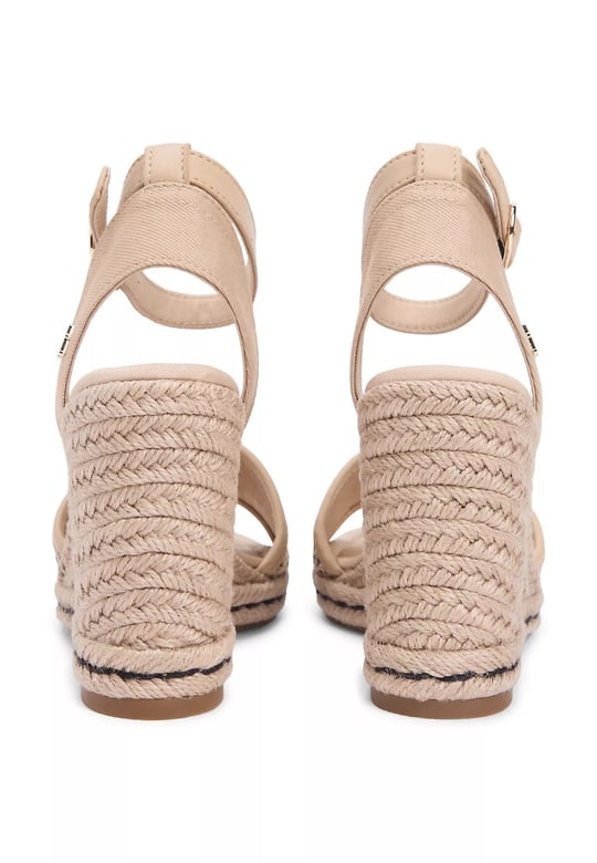 Tommy Hilfiger Tommy Hilfiger Kadın Yüksek Platform Tabanlı Açık Burunlu Bej Sandalet FW0FW09471-0F5