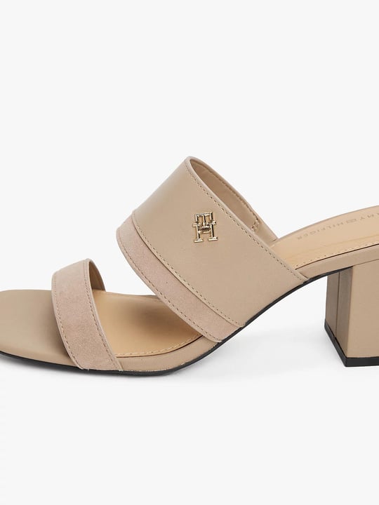 TOMMY HILFIGER Tommy Hilfiger Kadın Yüksek Topuk TH Logo Çift Bantlı Deri Bej Sandalet FW0FW08530-AFE