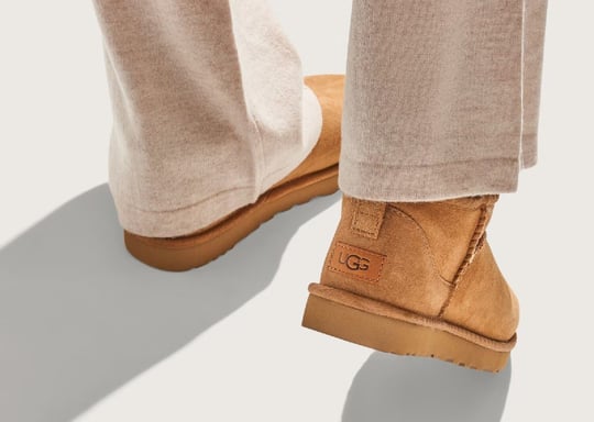 UGG UGG Kadın Deri Logolu Düz Tabanlı Günlük Kullanım Taba Bot & Bootie 1116109-CHESTNUT