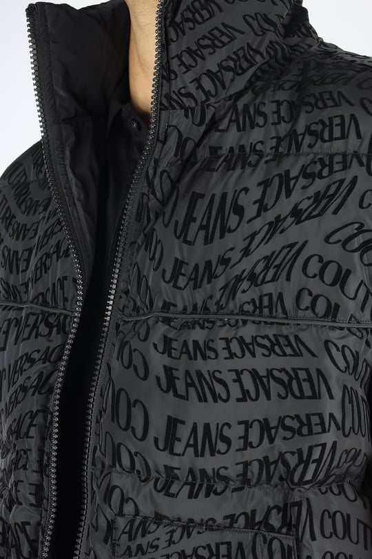 Versace Versace Erkek Logo Desenli Dik Yaka Normal Kalıp Kış Tüyü Dolgulu Siyah Mont 79GAUD22CQ21D-899
