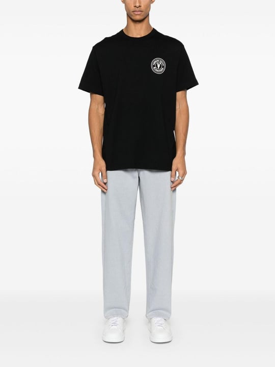 Versace Versace Kadın Bisiklet Yaka Kısa Kol Versace Yazı ve Desenli Siyah T-Shirt 78GAHE07CJ00E-899