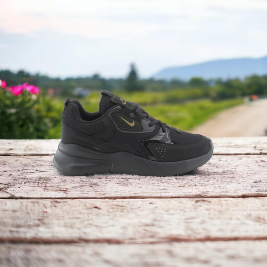 Nike Siyah Kadın Yürüyüş Ayakkabısı
