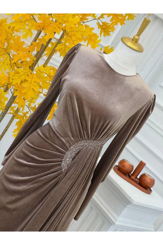 Bel Detay Kadife Elbise 4402-Vizon