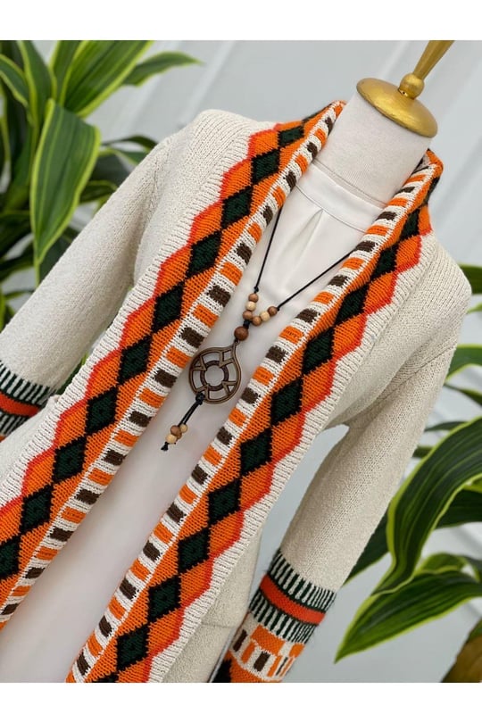 Kilim Desen Püsküllü Hırka 7338-Ekru