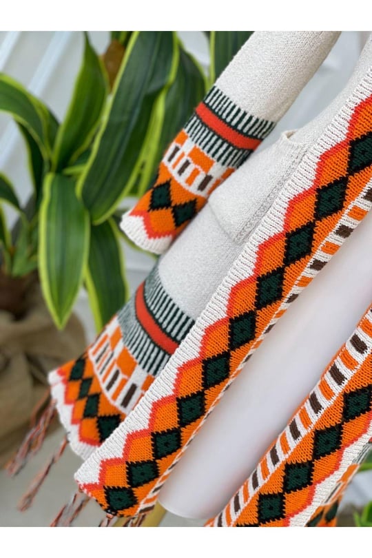 Kilim Desen Püsküllü Hırka 7338-Ekru