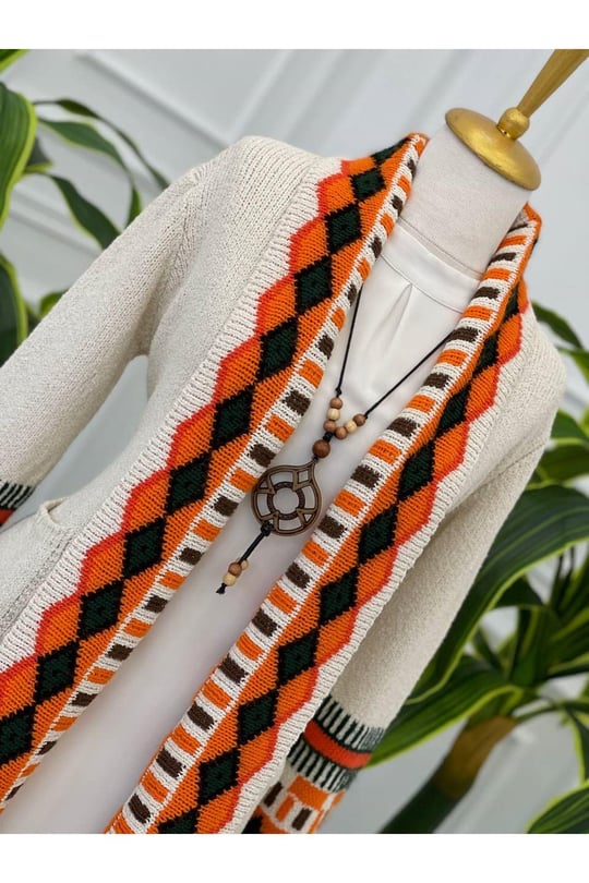Kilim Desen Püsküllü Hırka 7338-Ekru