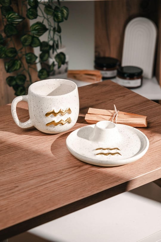 Kova Burcuna Özel El Yapımı Palo Santo Tütsülük ve Kupa Seti (2 adet Palo Santo dahil)