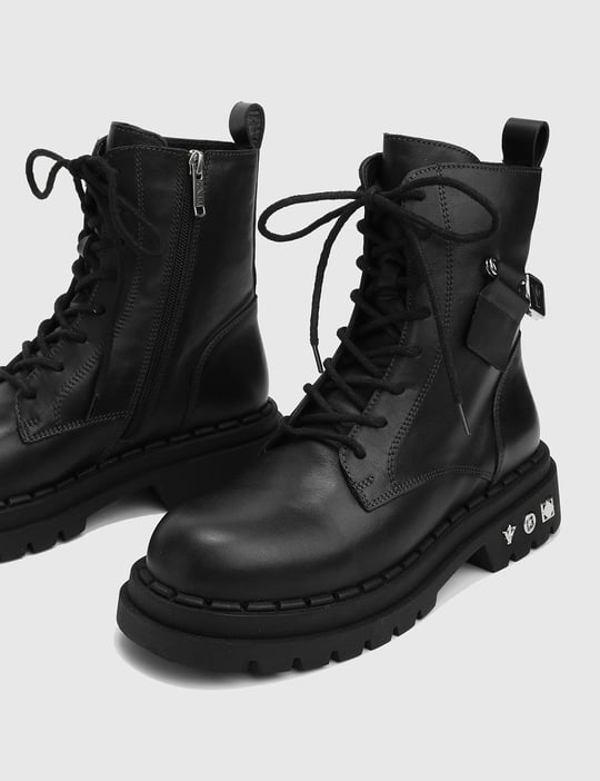 Yosh ukrainalik qizlar bilan jinsiy aloqa